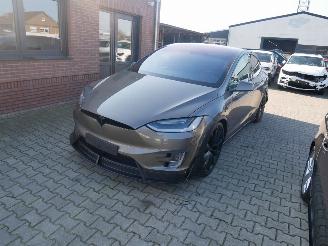skadebil auto Tesla Model X DUAL PERFORMANCE SUPER CHARGE FREE PANORAMADAK 2016/8