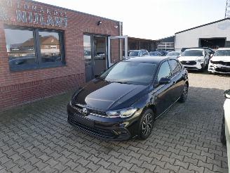 krockskadad bil auto Volkswagen Polo LIFE IQ DRIVE LED APPLE CARPLAY 2025/10