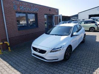 skadebil auto Volvo V-40 LED 2019/3