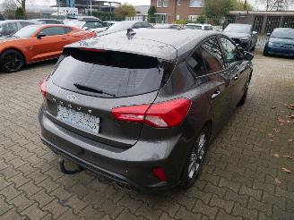 Ford Focus ST-LINE LED AUTOMAAT MOTORSCHADE!!! picture 3