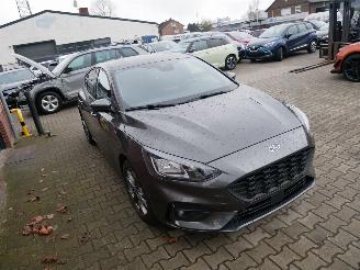 Ford Focus ST-LINE LED AUTOMAAT MOTORSCHADE!!! picture 2