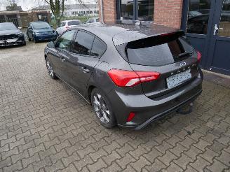 Ford Focus ST-LINE LED AUTOMAAT MOTORSCHADE!!! picture 4