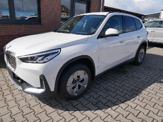 krockskadad bil auto BMW iX1  2025/6