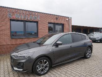 Damaged car Ford Focus ST LINE LED ACC 2025/10