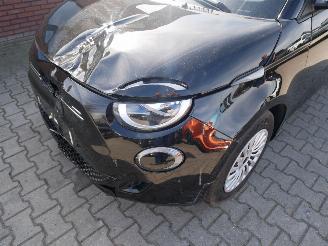 Fiat 500E LA PRIMA picture 9