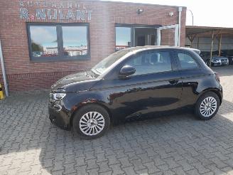 skadebil auto Fiat 500E LA PRIMA 2024/6
