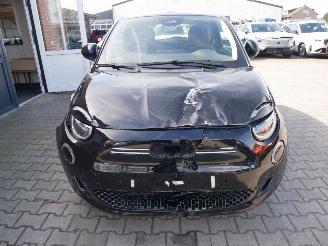 Fiat 500E LA PRIMA picture 3