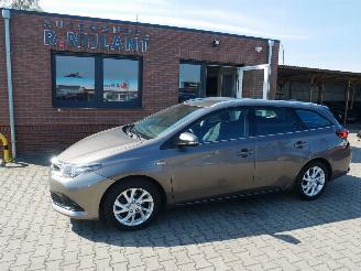 uszkodzony samochody osobowe Toyota Auris Touring Sports COMFORT HYBRIDE 2018/2