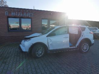 Damaged car Toyota Rav-4 HYBRID EDITION S 4X4 2017/4