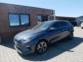 Damaged car Kia Ceed  2018/9