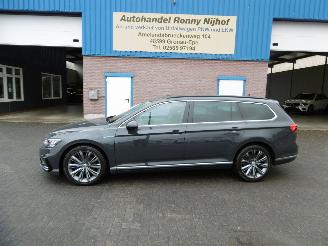 Unfallwagen Volkswagen Passat GTE R-LINE PLUG-IN PANORAMADAK ACC VIRTUAL COCKPIT MASSAGE 2020/11