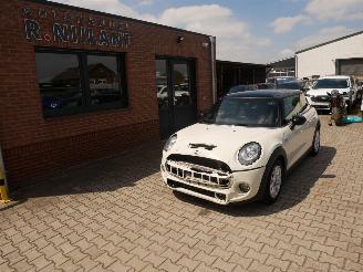 krockskadad bil auto Mini Cooper S CHILI 2015/10