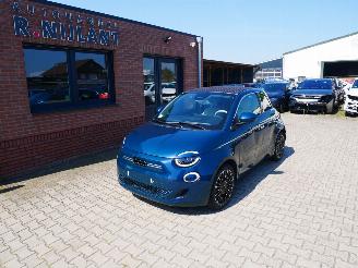 skadebil auto Fiat 500E LA PRIMA BY BOCELLI JBL LEER LED CABRIO 2023/8