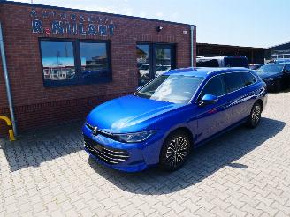 Voiture accidenté Volkswagen Passat ELEGANCE 2025/10