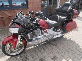 krockskadad bil motor Honda GoldWing  2002/7