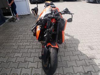 KTM  1350 SUPER DUKE R picture 3