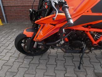KTM  1350 SUPER DUKE R picture 14