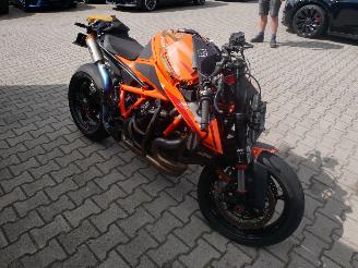 KTM  1350 SUPER DUKE R picture 4