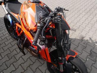 KTM  1350 SUPER DUKE R picture 9