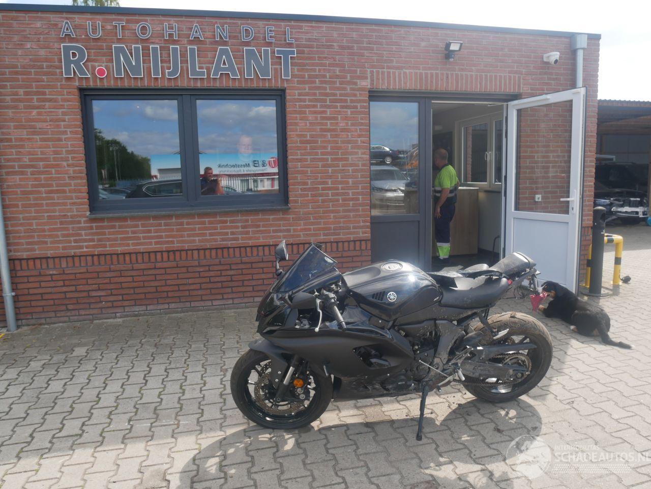 Yamaha  R7 YZF