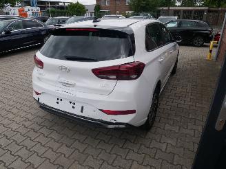 Hyundai I-30  picture 3