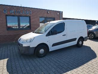 Voiture accidenté Peugeot Partner L2H1 AIRCO 2012/2