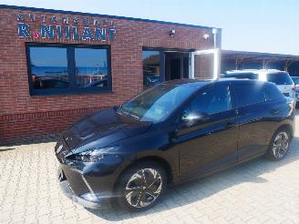Unfallwagen MG MG4 LUXURY 2023/11