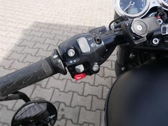 Triumph Bonneville T 120 BLACK picture 6