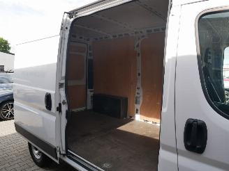 Fiat Ducato L2H2  SPRINGT SOMS UIT 1e VERSNELLING picture 14