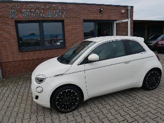 Schadeauto Fiat 500E LA PRIMA BY BOCELLI LEER LED 2023/3