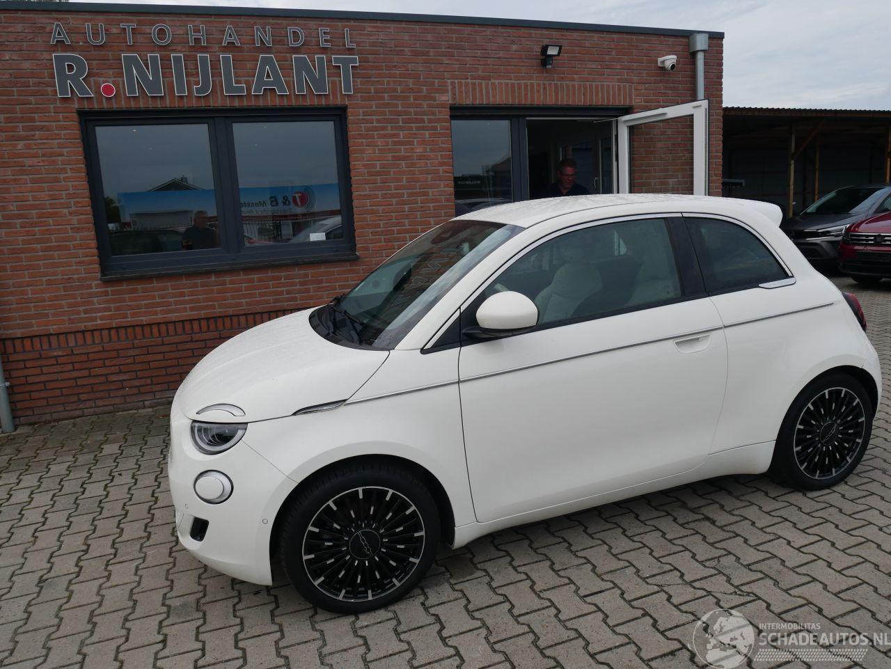 Fiat 500E LA PRIMA BY BOCELLI LEER LED