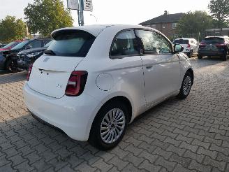 Fiat 500E RED picture 3