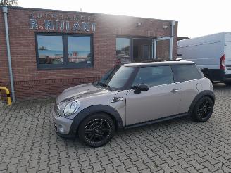 skadebil auto Mini Cooper COOPER D BAKER STREET HALF LEER PANORAMADAK. 2013/1