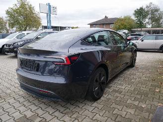 Tesla Model 3 RWD picture 3