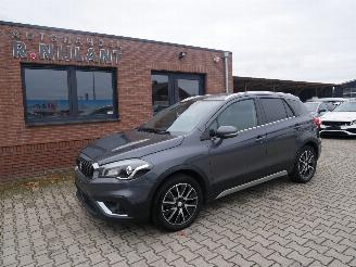 Avarii autoturisme Suzuki SX4 CROSS LEER LED PANORAMADAK 2017/7