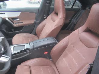 Mercedes Cla-klasse CLA 220d AUT. 9.772KM!!  AMG-LINE  NightPack HalfLeer Navi Panorama/SchuifDak Camera StoelVerwarming... picture 18