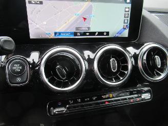 Mercedes B-klasse 180D Aut. AMG-LINE NightPack HalfLeer Navi Camera....... picture 16