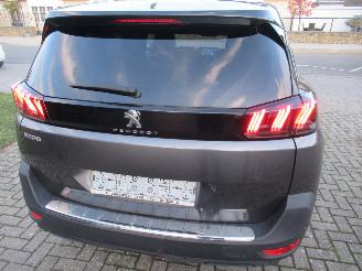 Coche accidentado Peugeot 5008 Puretech 130 Allure 7-Zits Climatronic HalfLeer Navi Camera ..... 2023/4