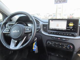 Kia Xceed 1.0T-GDI 32.459km!! Airco Navi Camera CruiseControl.... picture 16