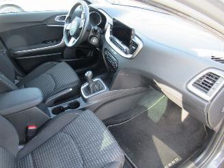 Kia Xceed 1.0T-GDI 32.459km!! Airco Navi Camera CruiseControl.... picture 14