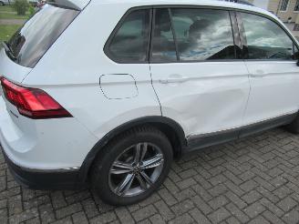 Volkswagen Tiguan 2.0TSI 190pk DSG Aut. 4MOTION 4x4  Climatronic Navi Camera TrekHaak-Klapbaar... picture 7