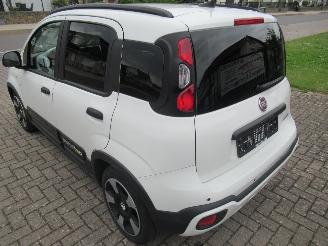 škoda osobní automobily Fiat Panda PANDINA (cross) 1.0 Hybrid  Airco CruiseControl Line Assist Parktronic Navi-Android of Carplay 2025/3