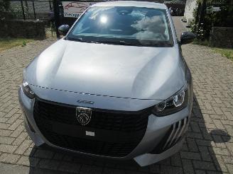 Avarii autoturisme Peugeot 208 1.2 Hybrid AUT. Airco CruiseControl Parktronic Navigatie-Android/Carplay 2026/2
