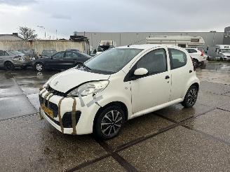 krockskadad bil auto Peugeot 107 1.0 Blue Lease 2012/5