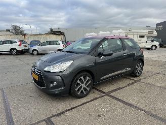 Vaurioauto  passenger cars DS Automobiles DS 3 1.2 VTi Chic 2013/2