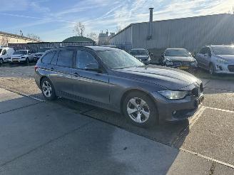 BMW 3-serie 320d Touring picture 2