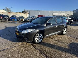 damaged passenger cars Renault Mégane 1.6 Celsium 2010/10