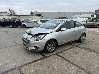 skadebil auto Opel Corsa 1.4 Cosmo 2015/3