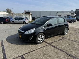 Vaurioauto  passenger cars Opel Corsa 1.2 16v Berlin 5drs 2013/9