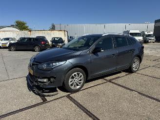 Voiture accidenté Renault Mégane Grandtour 1.5 DCI Limited 2015/10